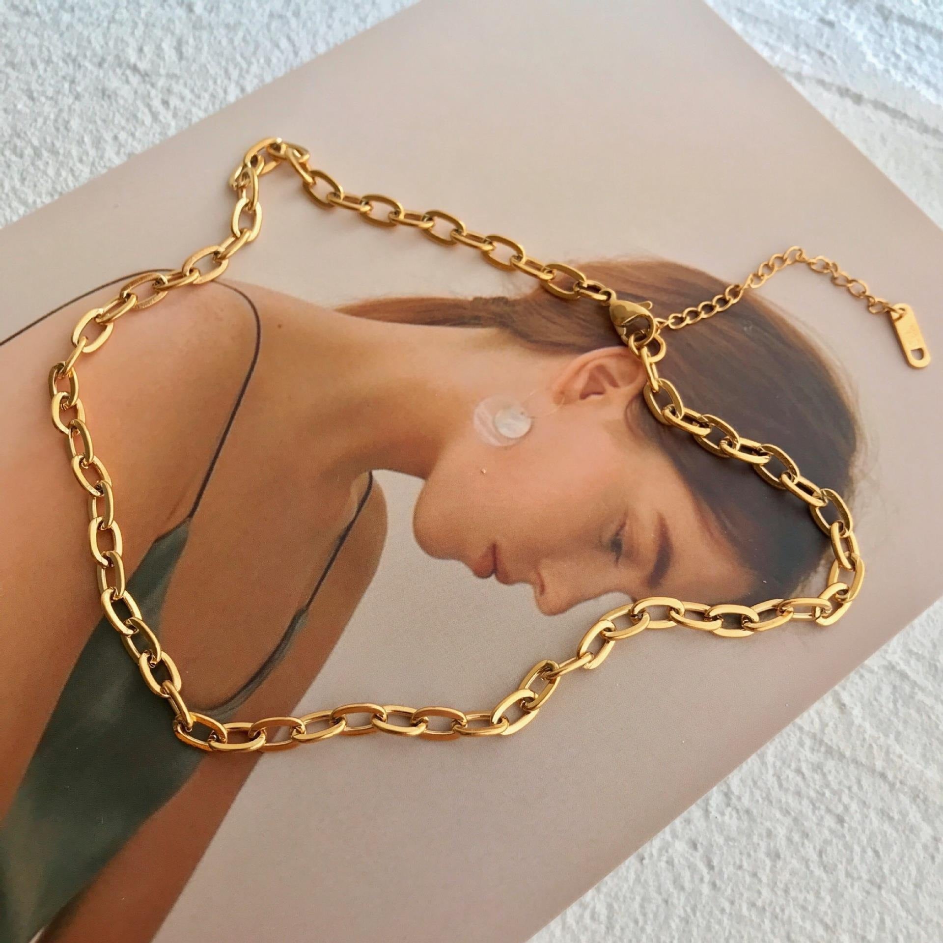Elea – Einfaches Titanstahl-Halsband