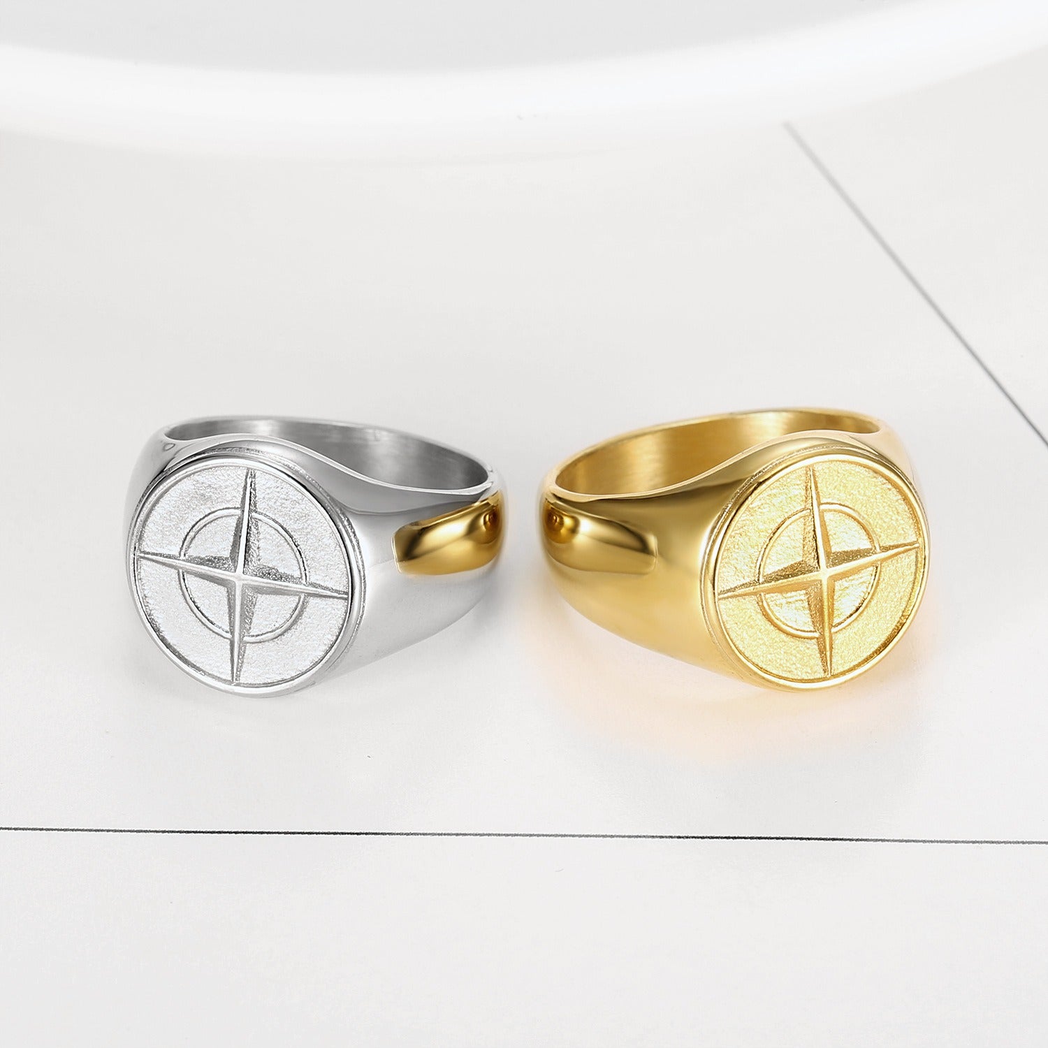 Marina – Nautischer Ring mit Ankerdesign