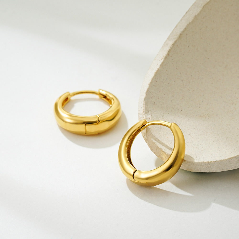 Aurya – Einfache und Glänzende Ohrringe aus Gold