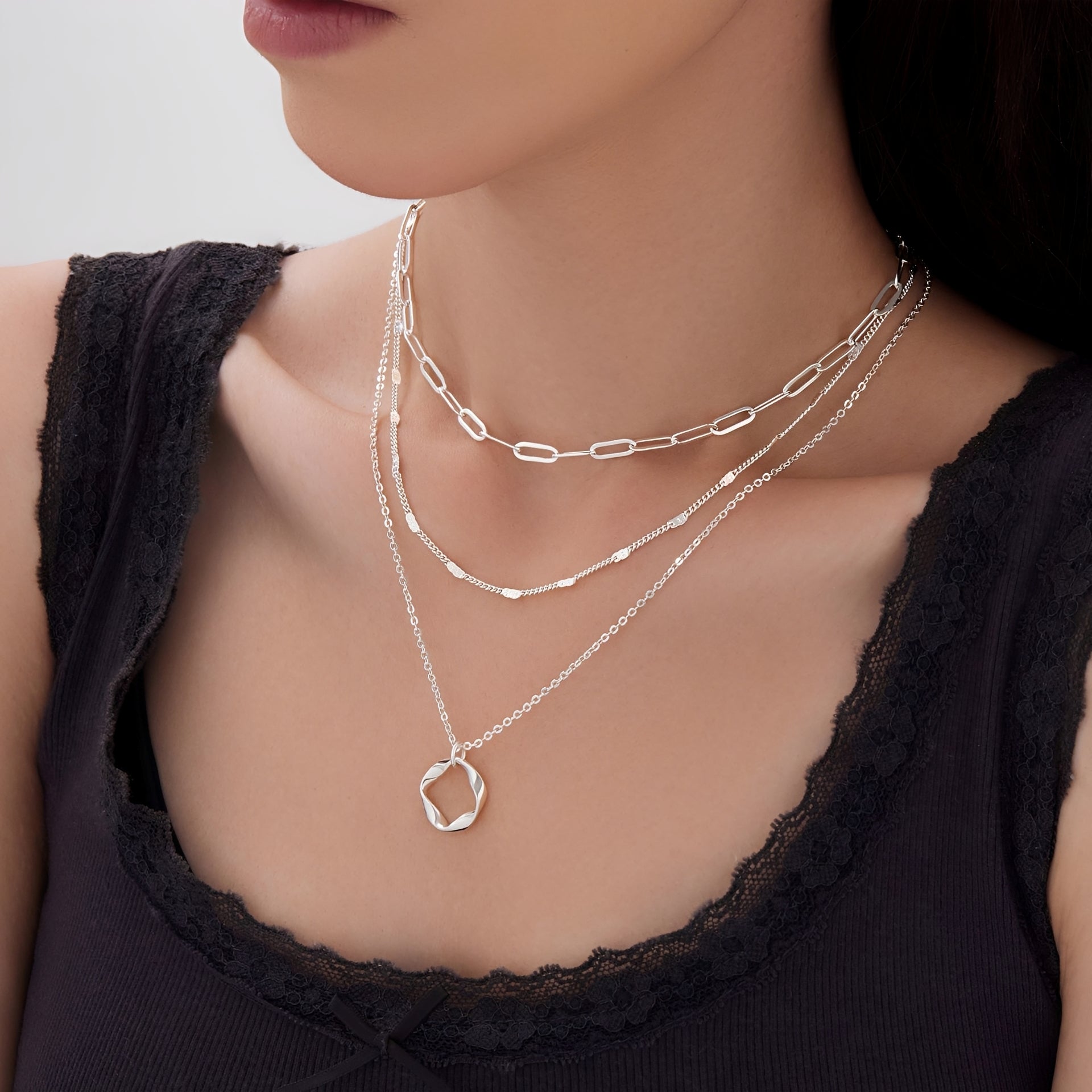 Aveline – Dreireihige offene Kreiskette aus Silber