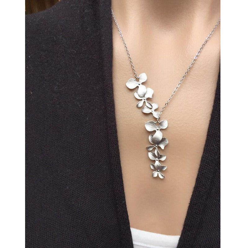 Flora – Halskette Blume Silbern im Vintage-Stil
