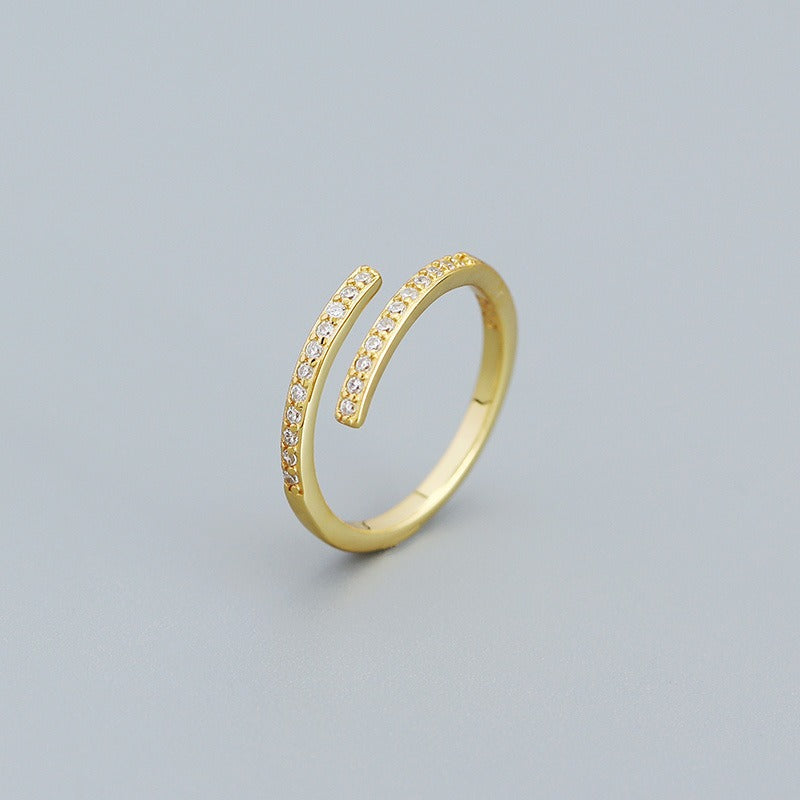Elina – Geometrischer Ring mit eingearbeitetem Zirkon