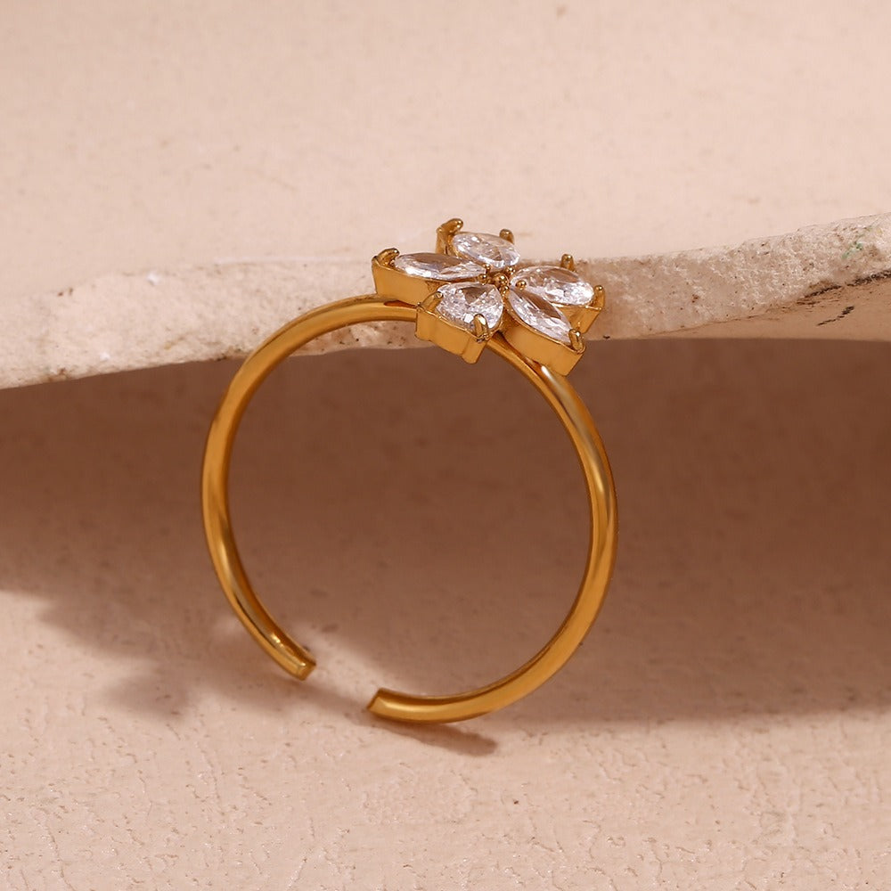 Jikka – Ring Goldene Blume mit Fünf Blütenblättern
