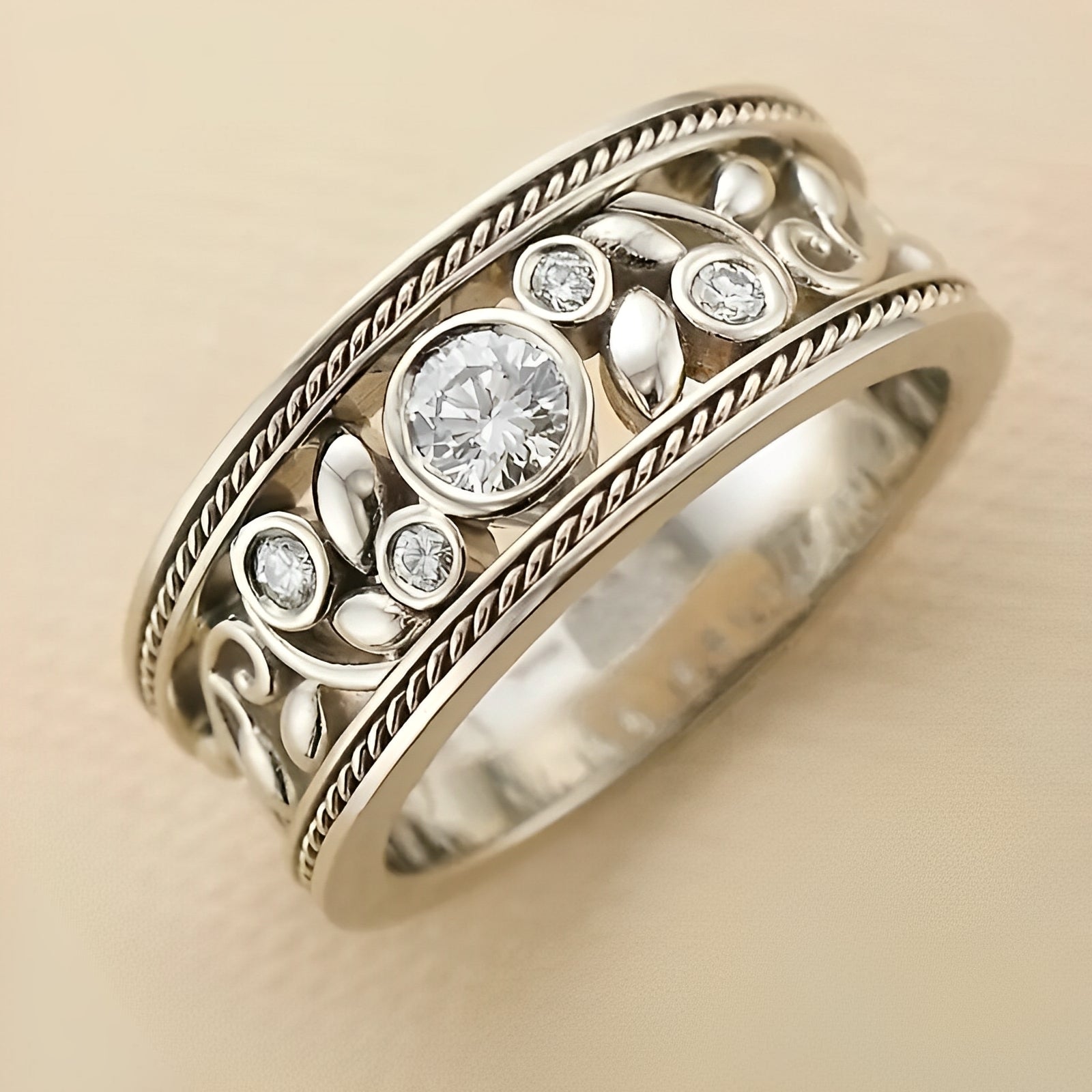 Celina – Vintage Silberring mit Funkelndem Zirkonstein