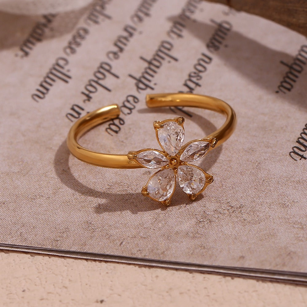 Jikka – Ring Goldene Blume mit Fünf Blütenblättern