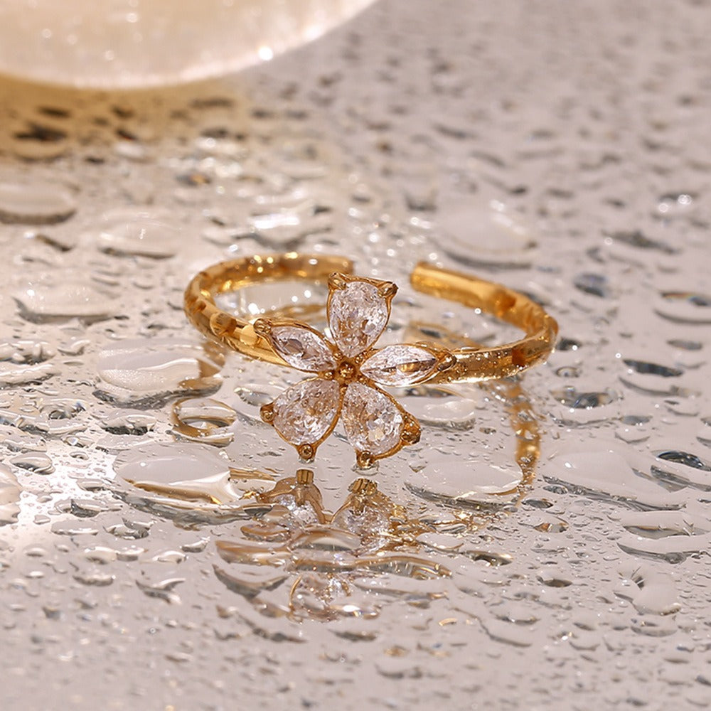 Jikka – Ring Goldene Blume mit Fünf Blütenblättern