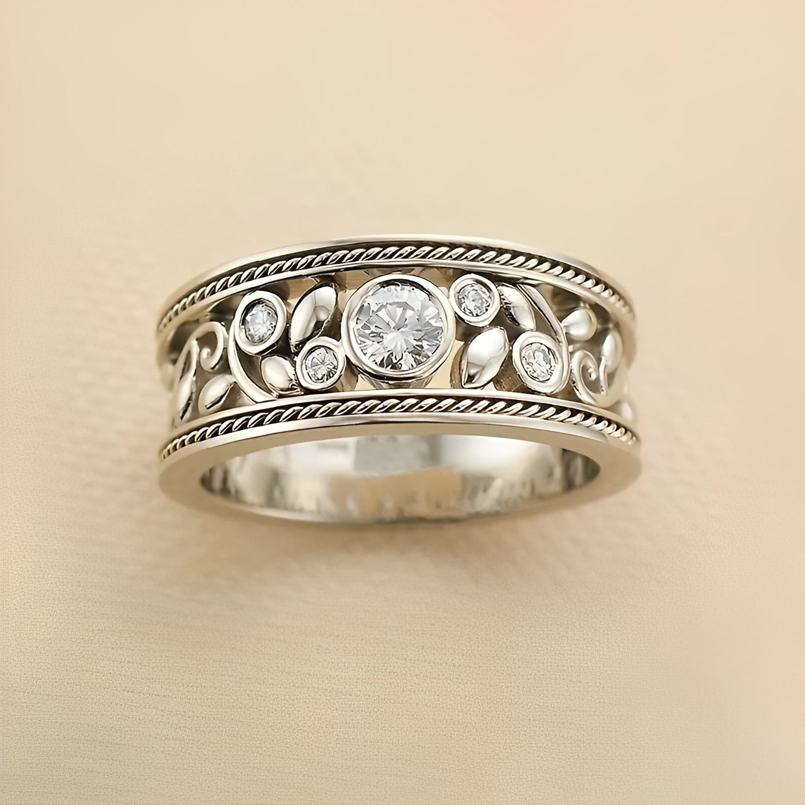 Celina – Vintage Silberring mit Funkelndem Zirkonstein