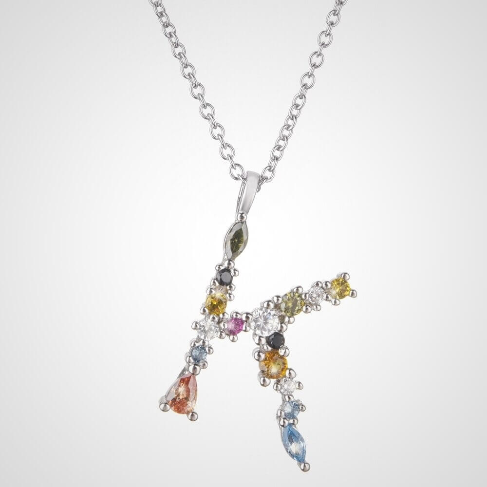 Nerina – Schmuck Leuchtender Initiale