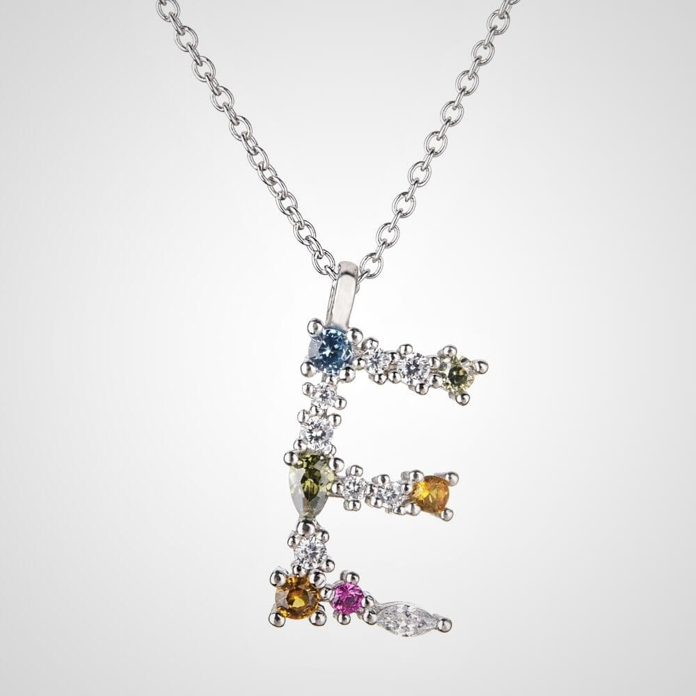Nerina – Schmuck Leuchtender Initiale