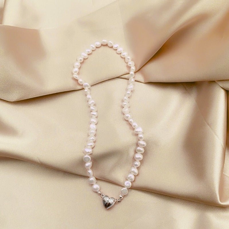 Alix – Kurze Perlenkette Love Magnet