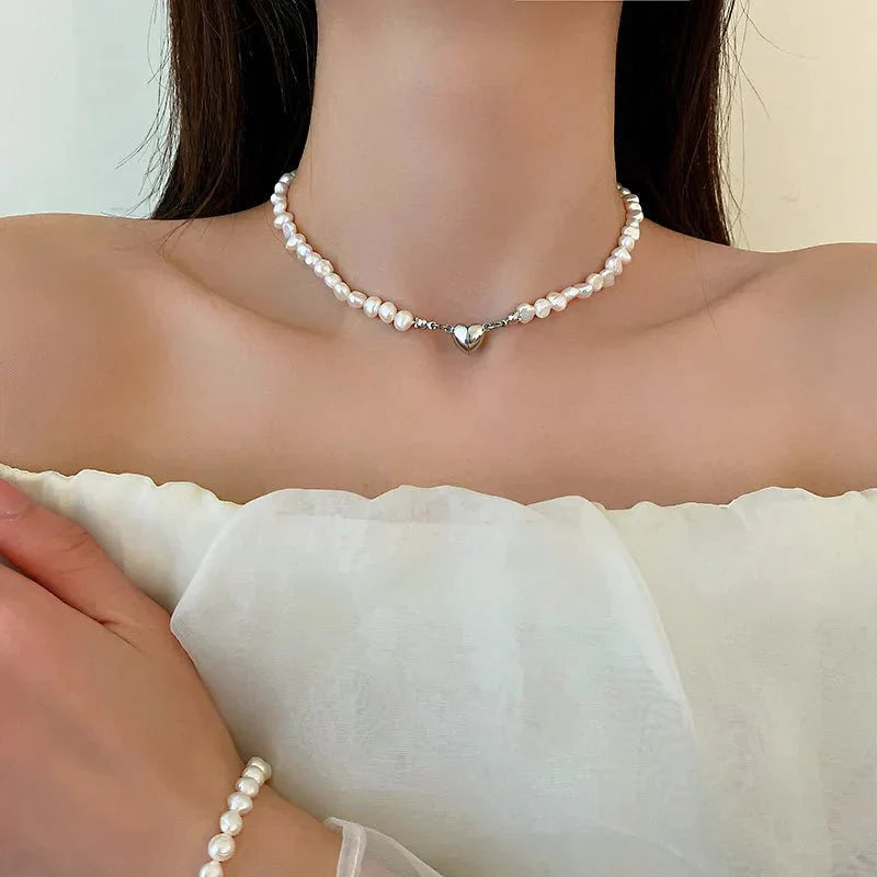 Alix – Kurze Perlenkette Love Magnet