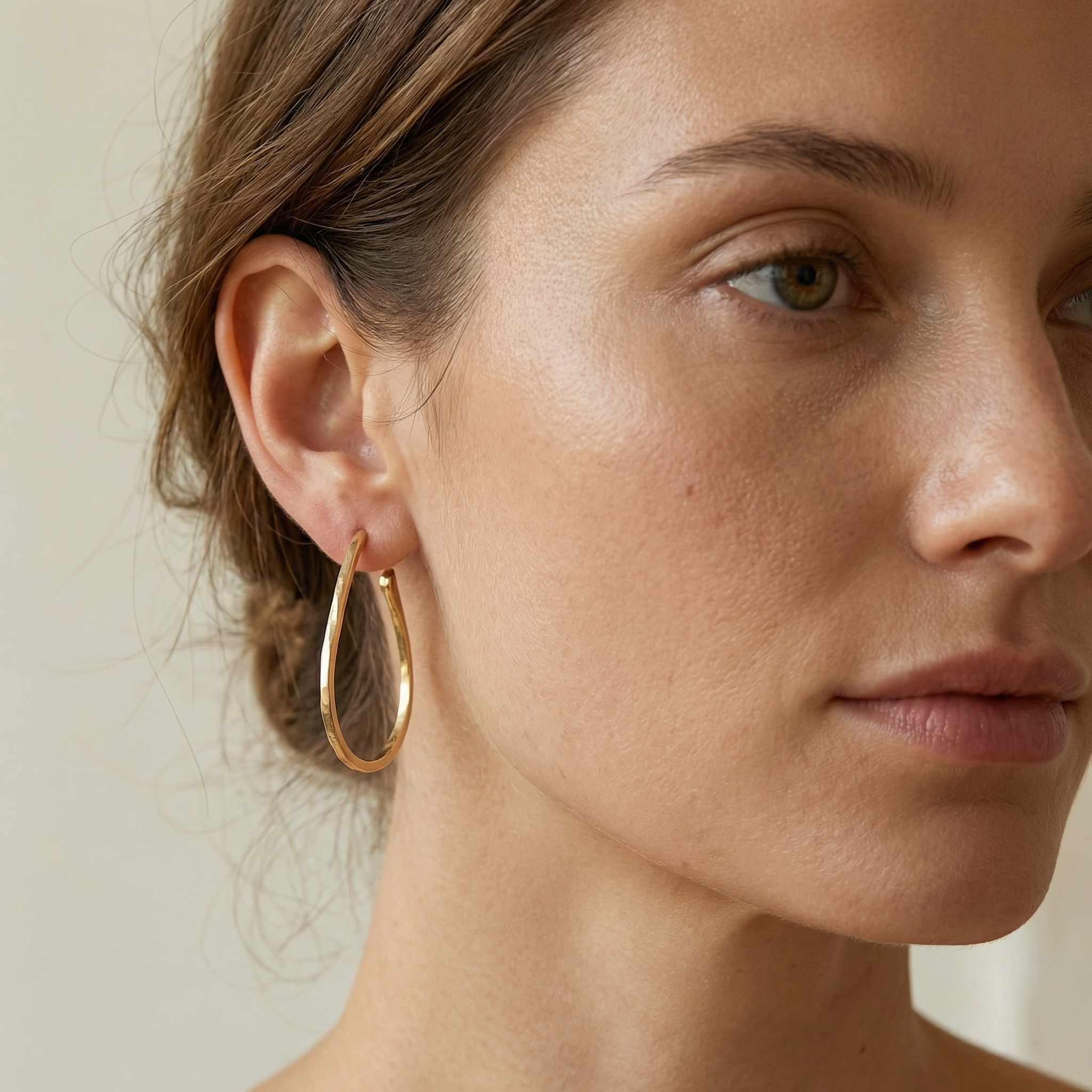 Livia – Vintage Goldene Elegante Kreolen