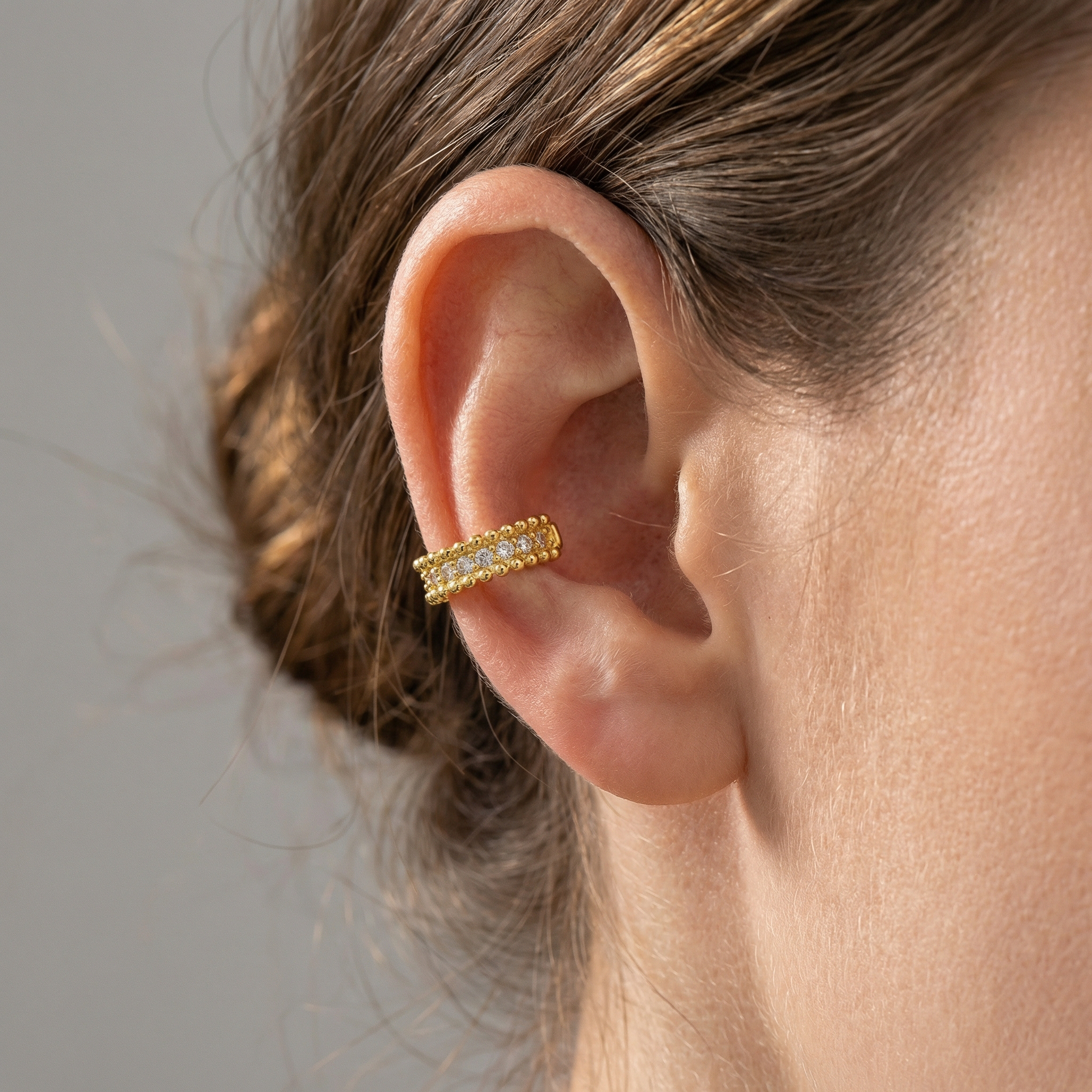 Aelya – Feiner Pavé-Ohrcuff aus Gold