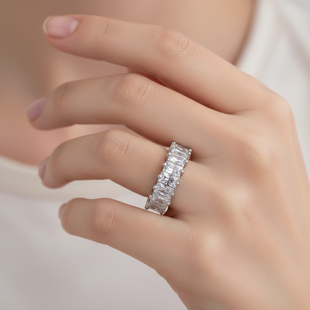 Lina – Ring mit quadratischem Zirkon