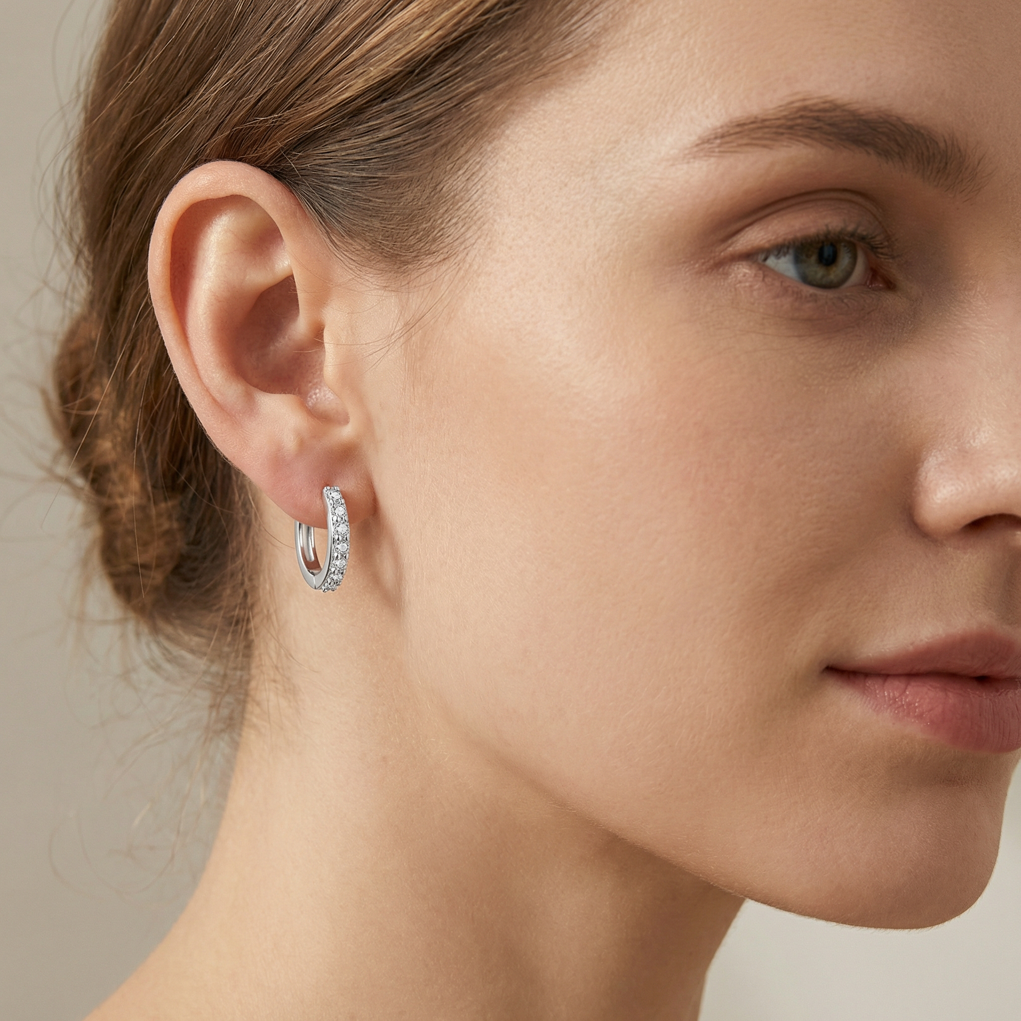 Mara – Silberne Sterling-Creolen mit Diamanten