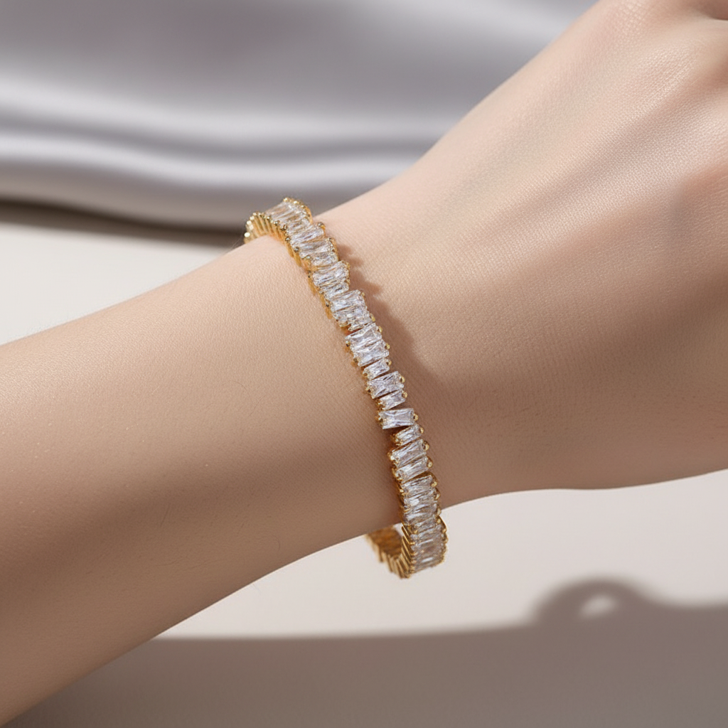 Lara – Elegantes und modernes Zirkonia-Armband