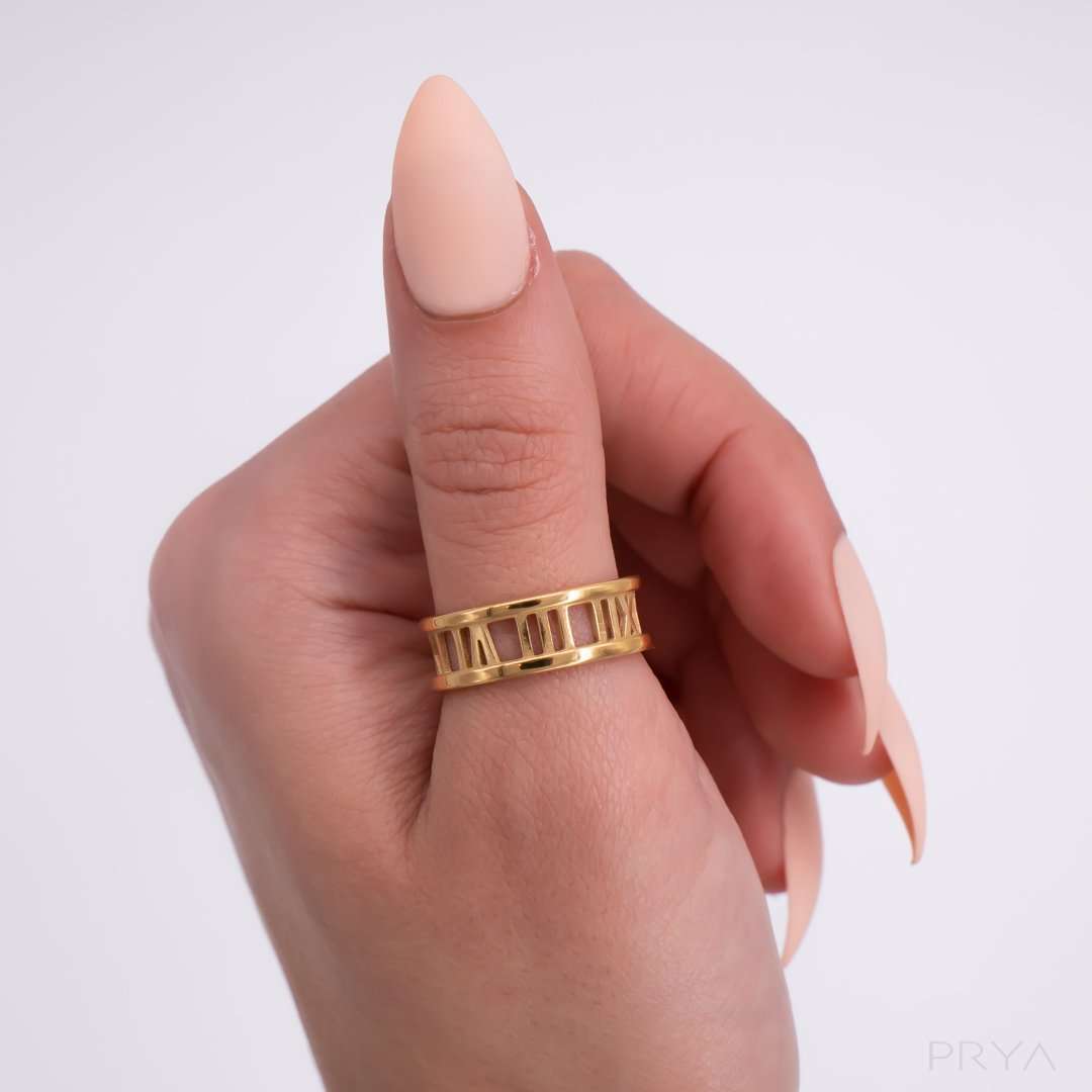 Valérie – Eleganter Ring mit römischen Ziffern