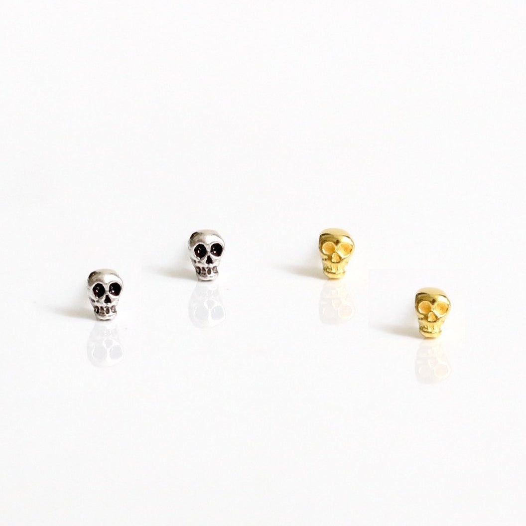 Reem - Kleine Totenkopf-Ohrstecker