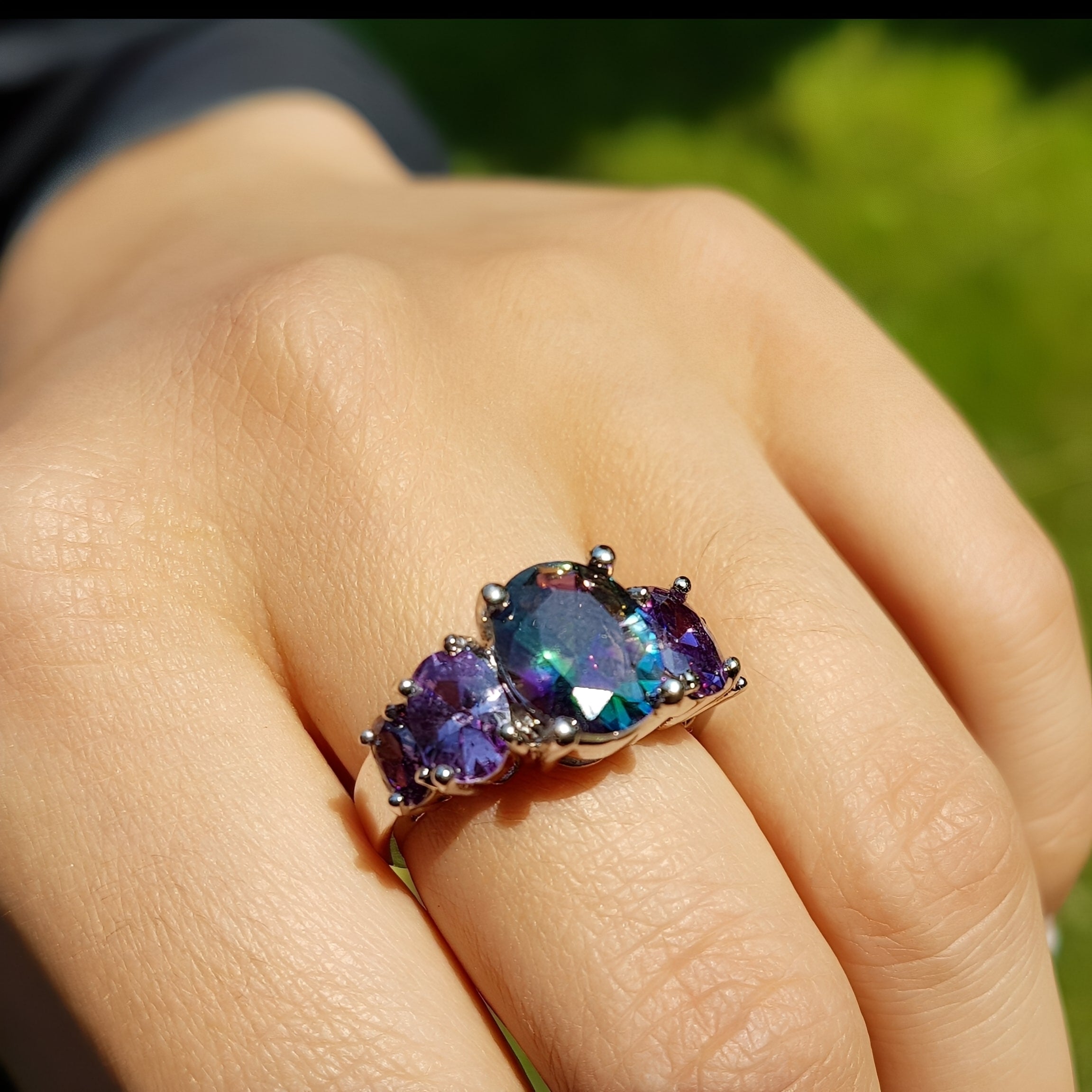 Kira – Funkelnder Ring 5 Mystische Edelsteine