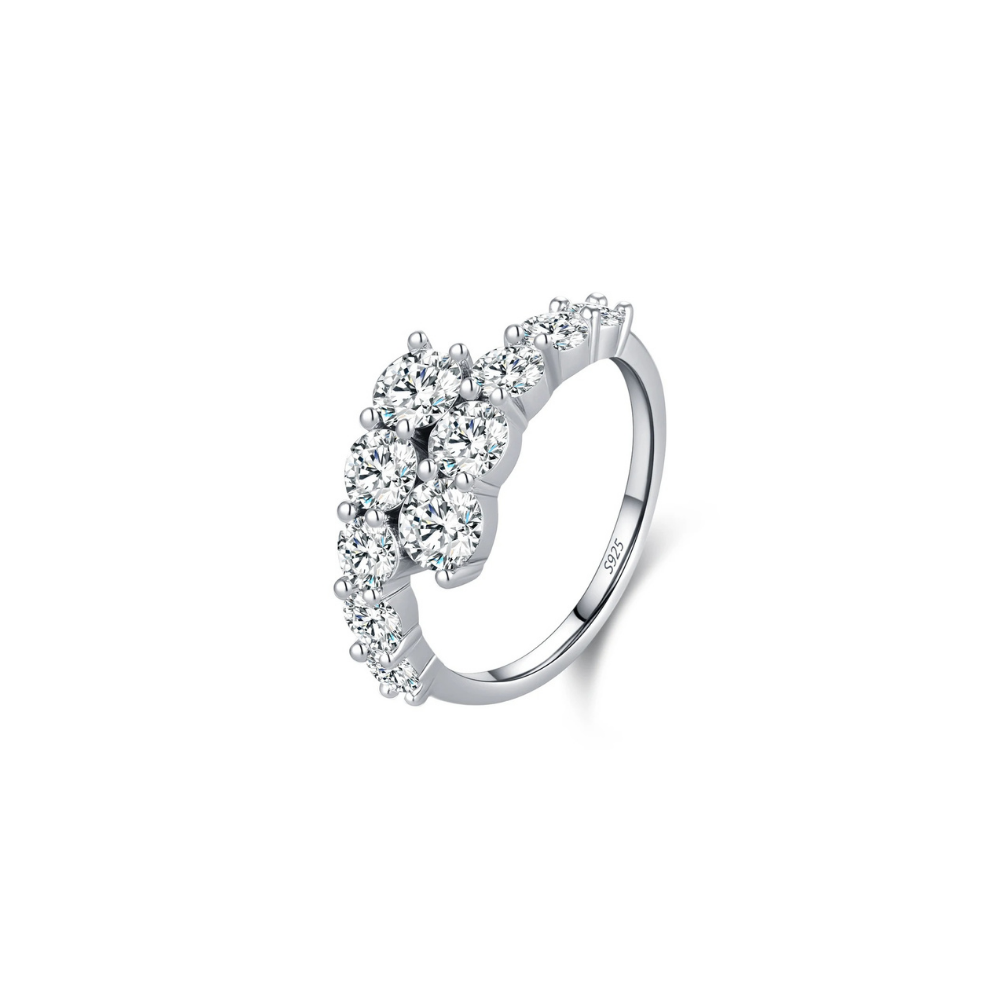 Kylie – Ring mit Mikro-eingebettetem Zirkon im exklusiven Design