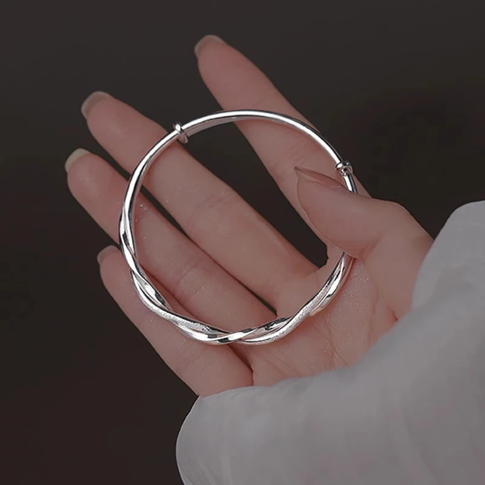 Verstellbarer Damen Armreif mit verdrehtem Design