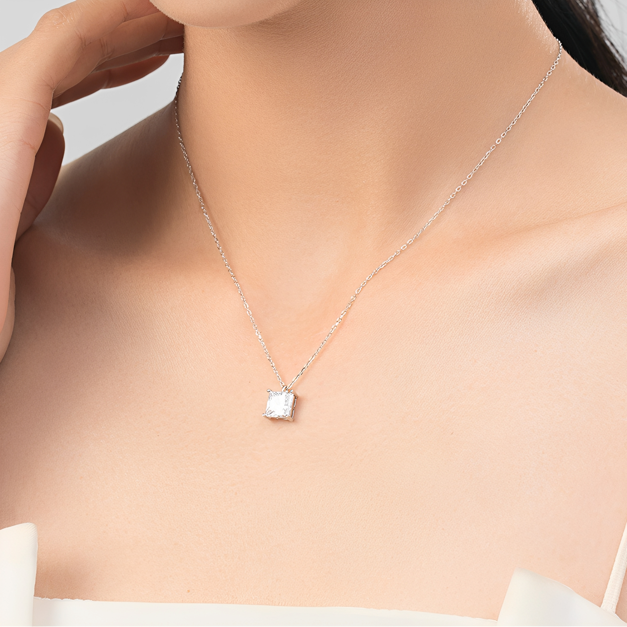 Lella – Halskette aus Sterlingsilber