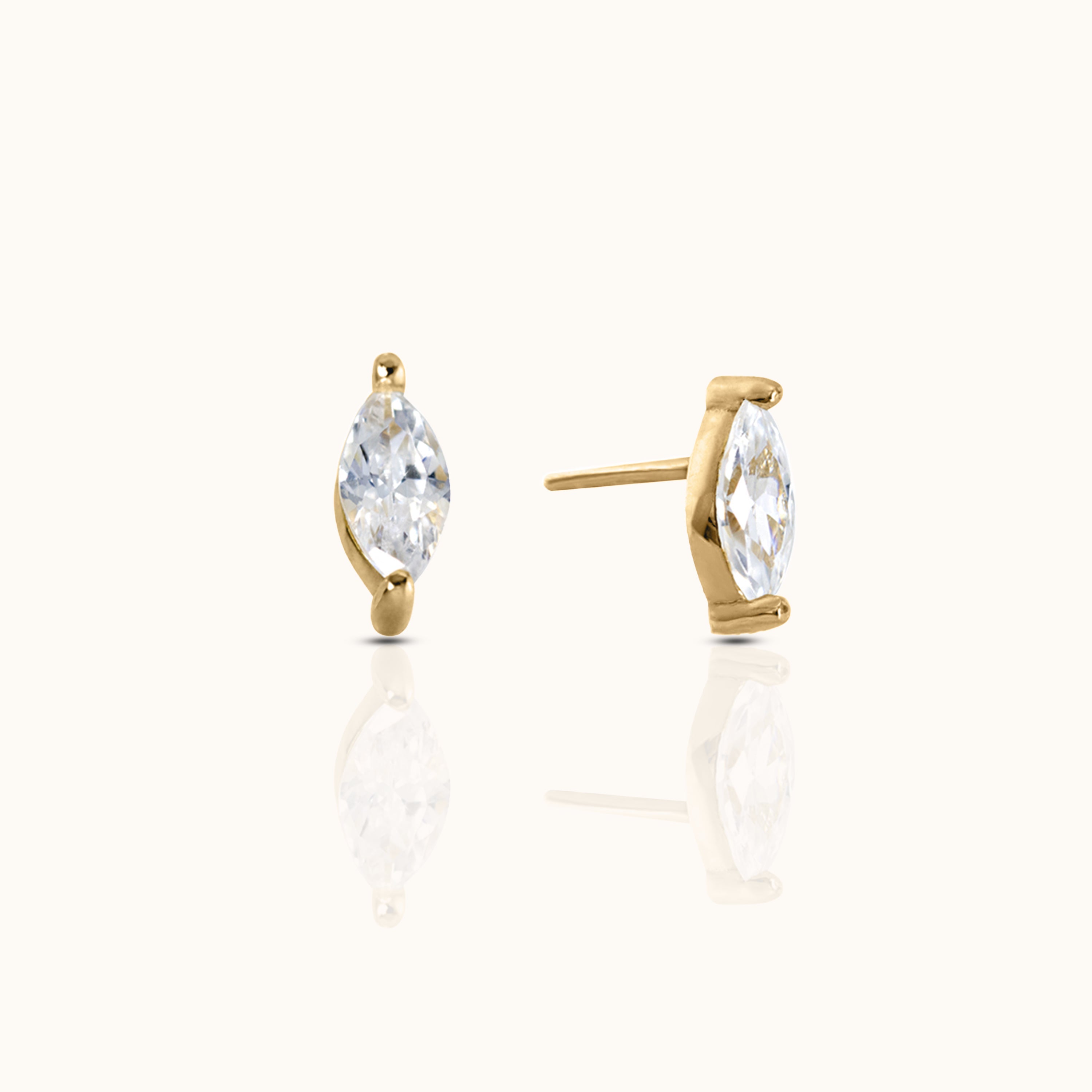 Misa - Goldene Ovale CZ Threadless Ohrstecker