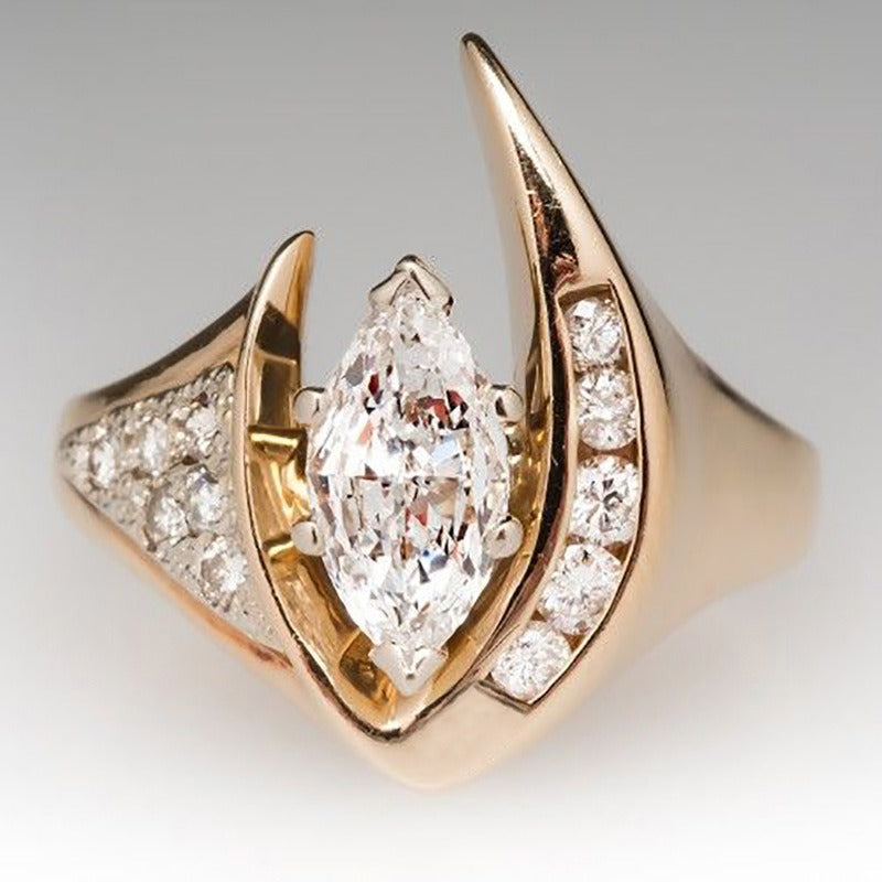 Kaela – Vintage Zweifarbiger Ring mit Zirkonium und Unregelmäßiger Form