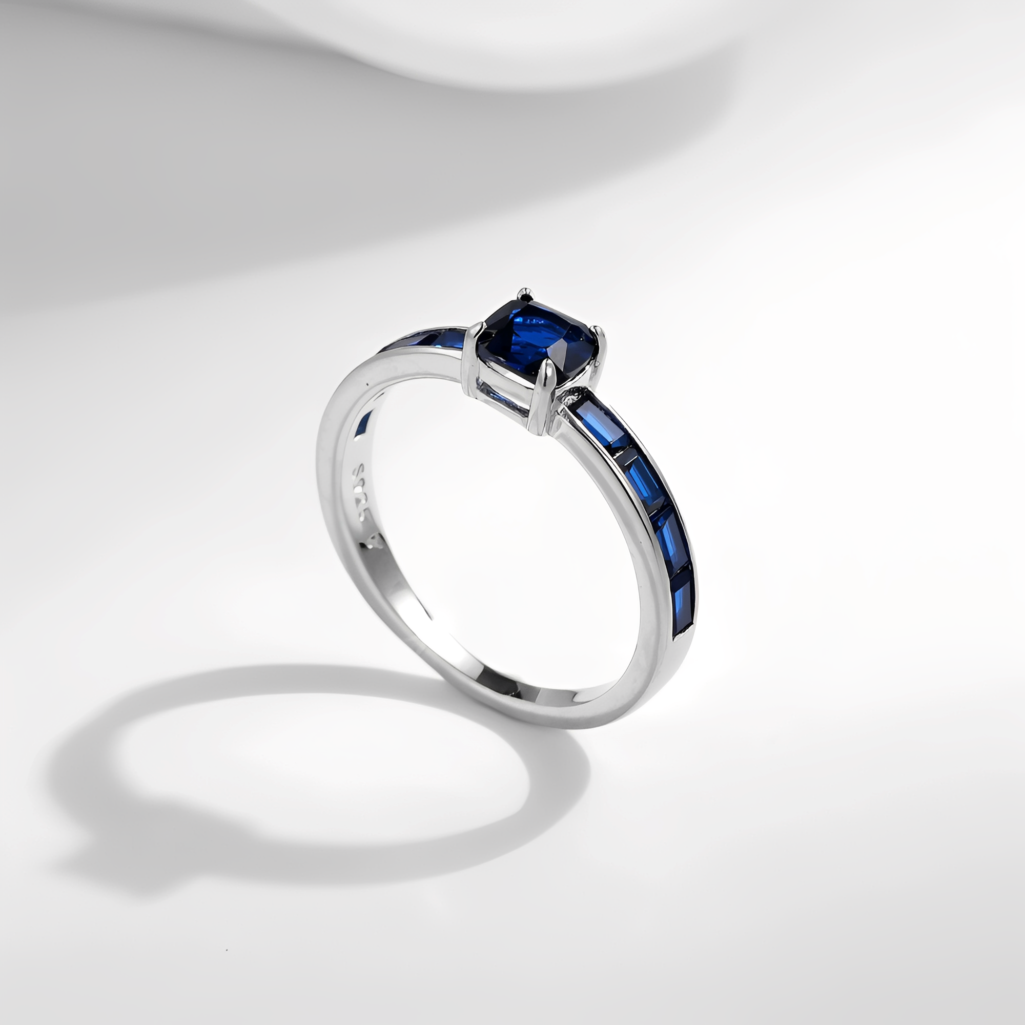 Erina – Retro Französischer Ring aus Sterlingsilber