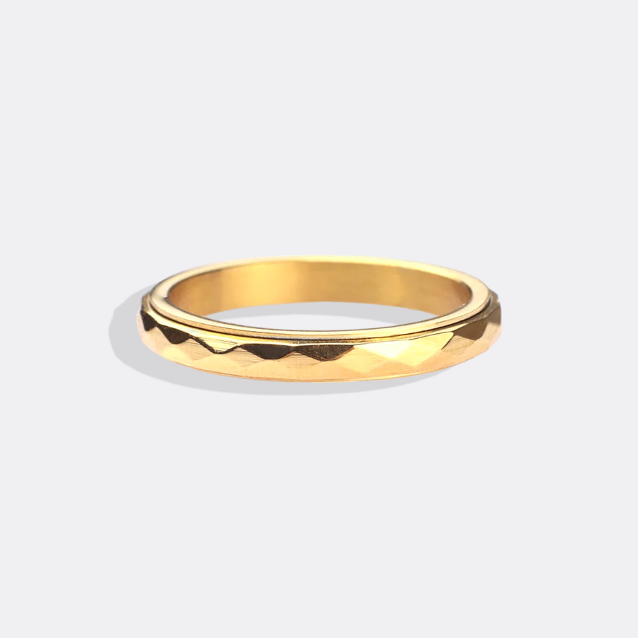 Nadia – Fein gehämmerter Ring