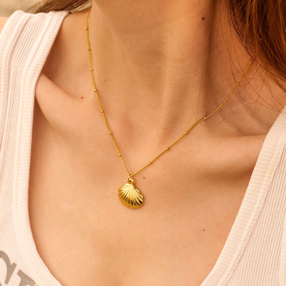 Edna - Goldene Muschelhalskette