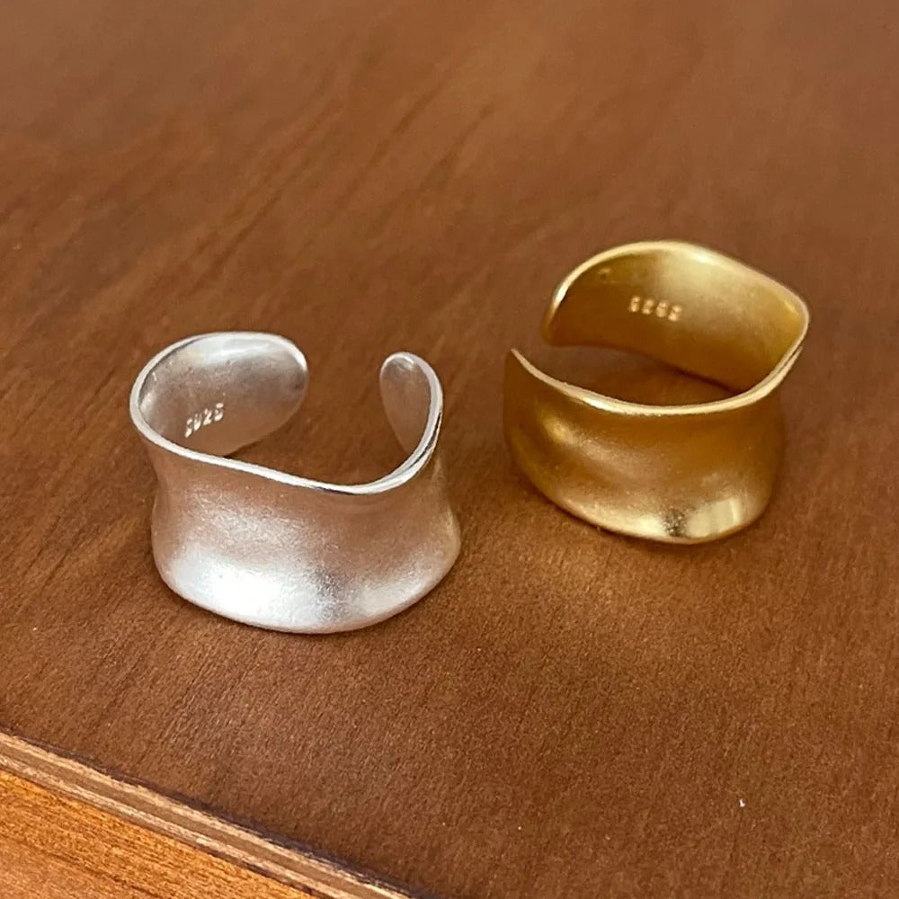 Louna – Boho-Ringe Goldene & Silberne Unregelmäßige