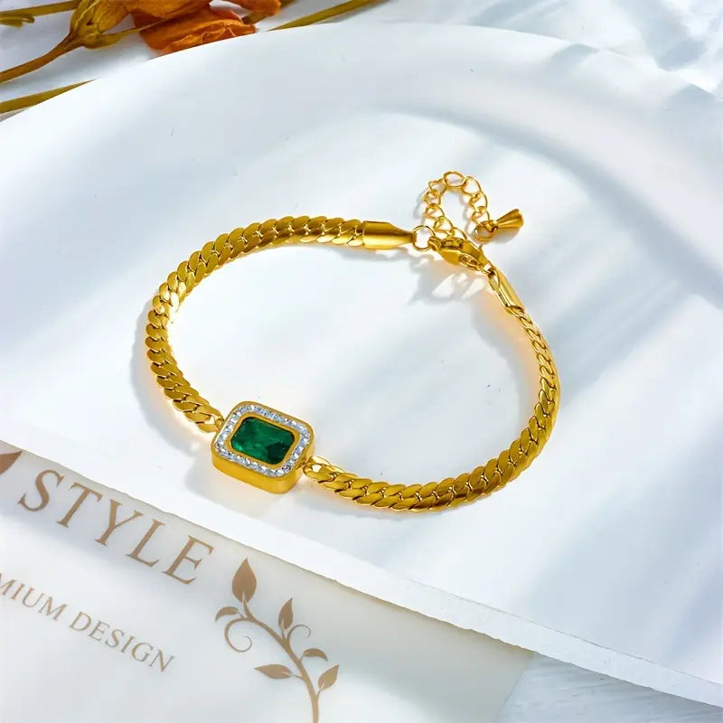 Orielle – Elegantes Vergoldetes Armband mit Grünem Stein Verdaska