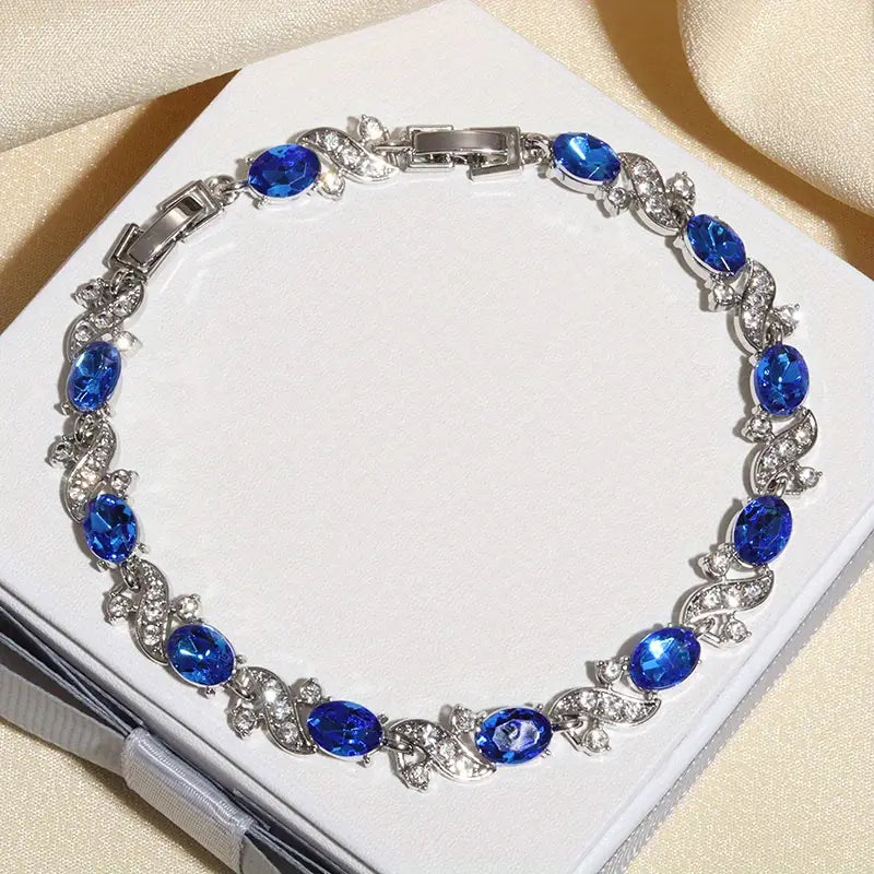Carol – Elegantes Goldenes Armband