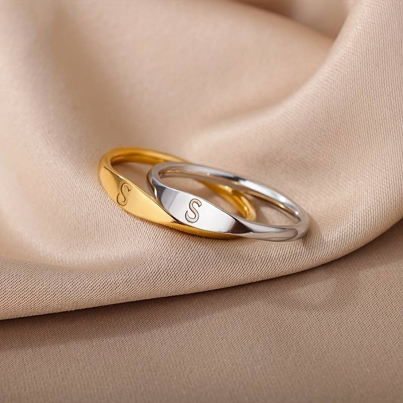 Minimalistischer Name Ring  | Minimalistischer Ring mit eingravierter Initiale