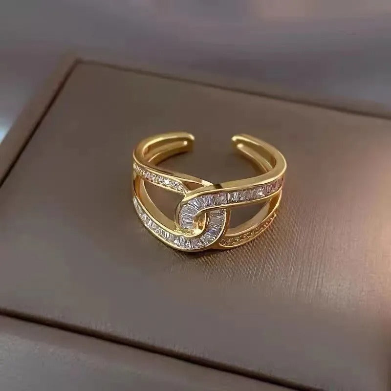 Delara – Eleganter Knoten-Statement-Ring
