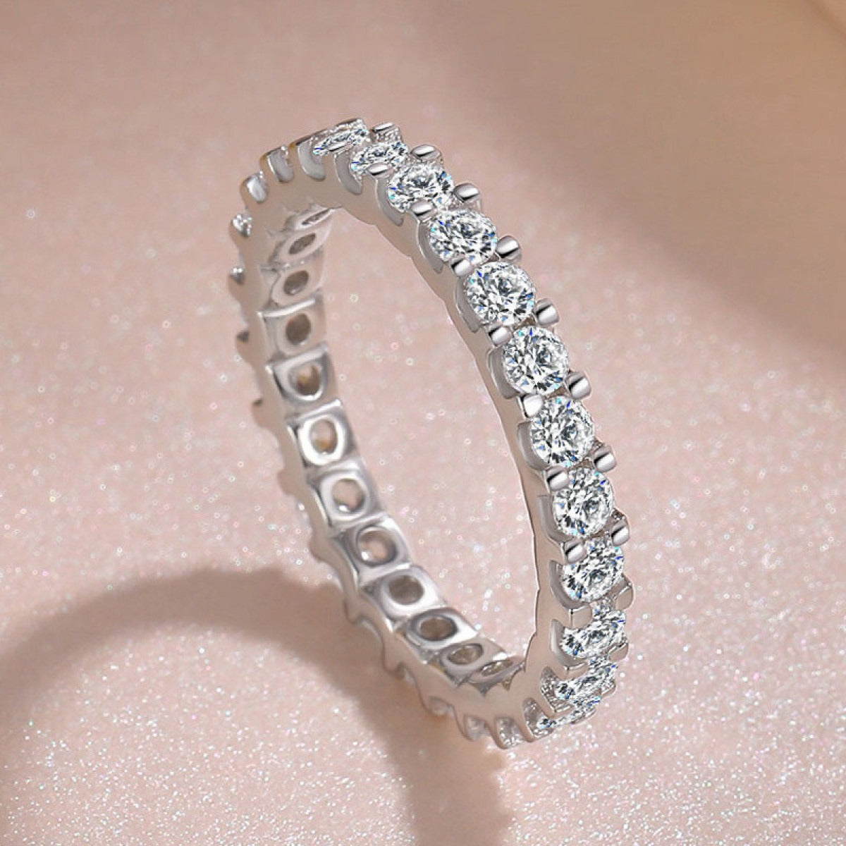 Maelis – Versilberter Ring mit Zirkonia-Einlage