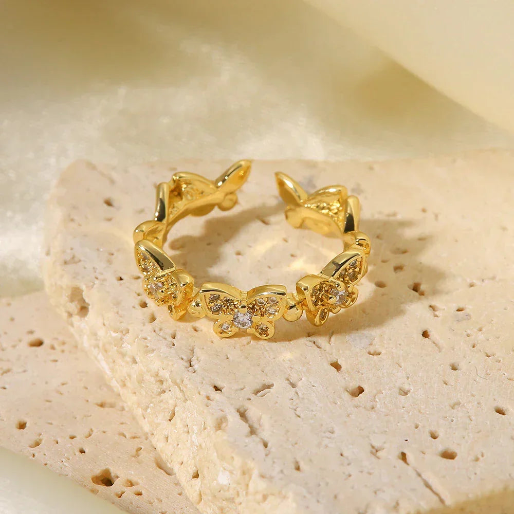 Aihime – Zeitloser Goldener Schmetterlingsring