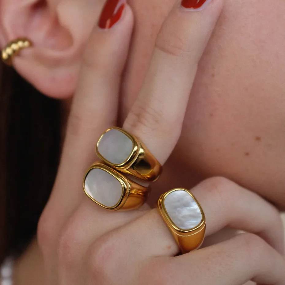 Celia – Flacher Goldener Ring Übertriebener Stil