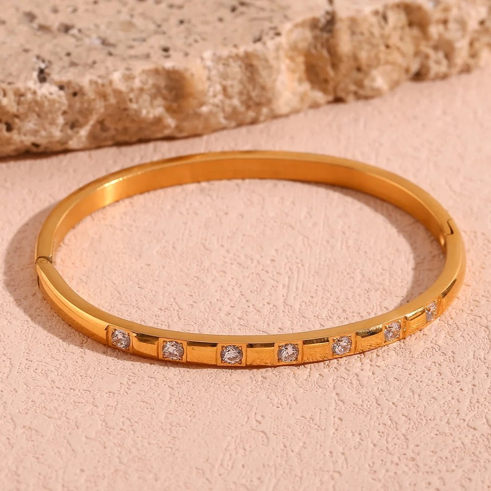 Clara – Armband minimalistisch Frau gold