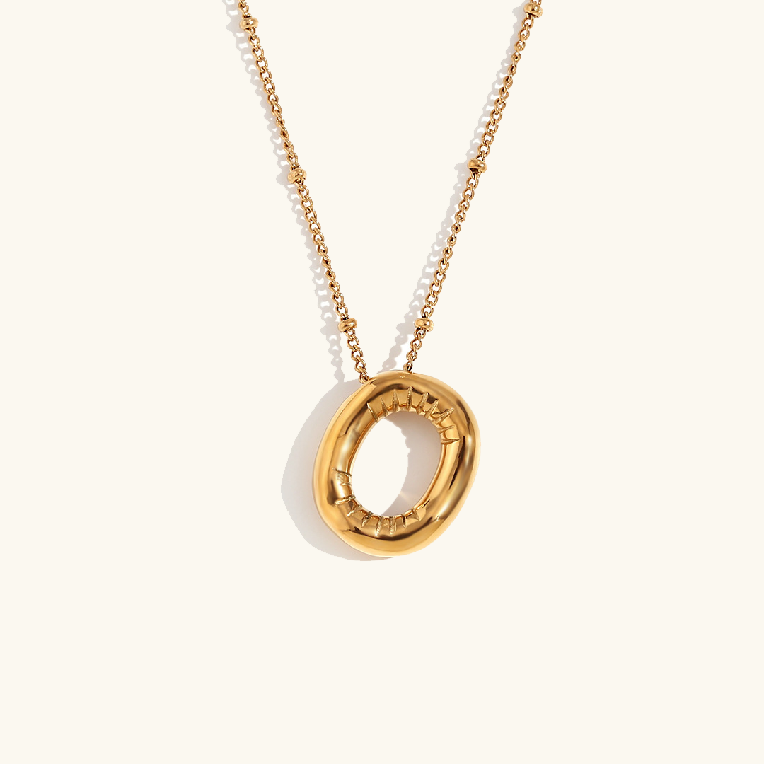 Lina – Halskette Ballonbuchstabe Gold