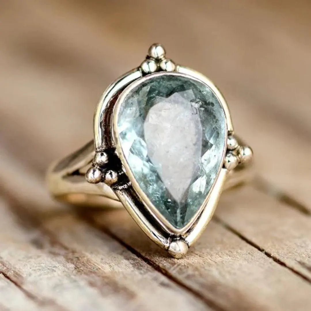 Jasmine – Ring im Vintage-Stil mit blauem Kristall