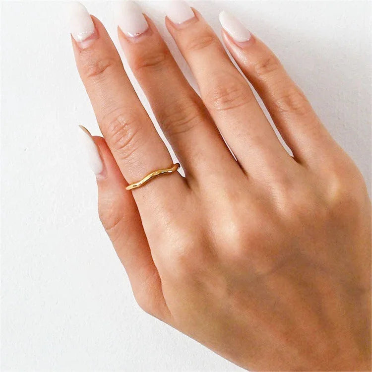 Dianne – Goldener Überlagerbarer Schicker Ring