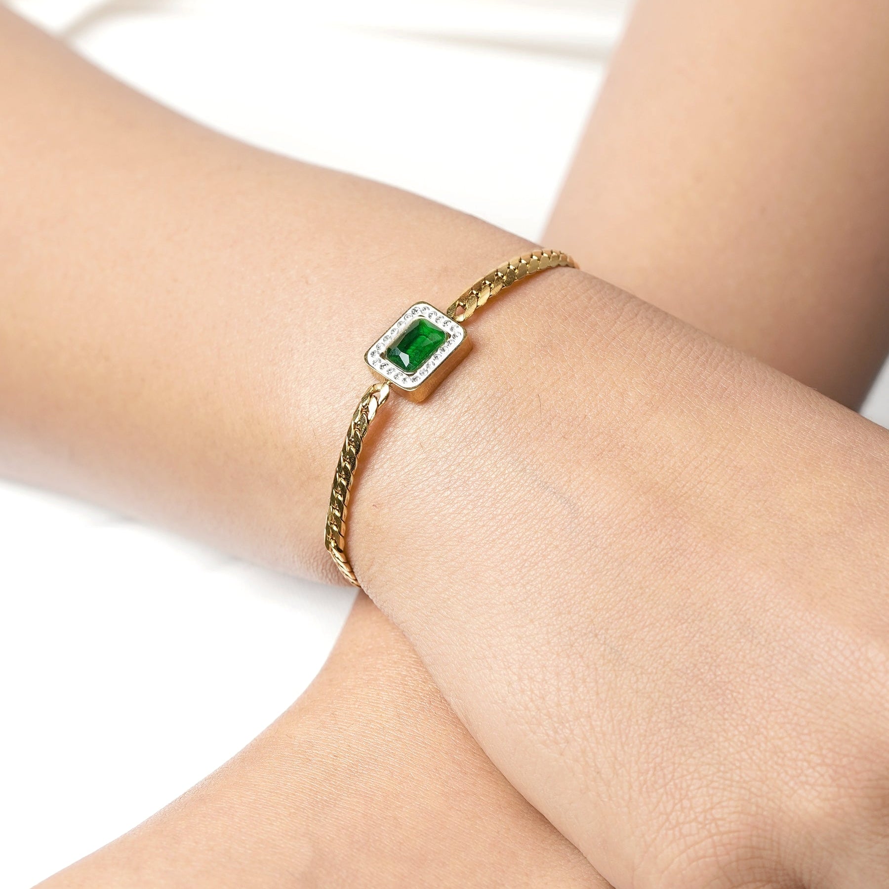 Esmeralda – Elegante grüne Zirkonia-Armband