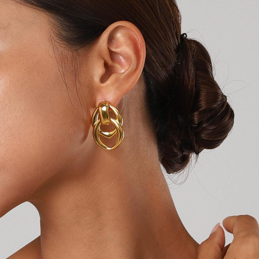 Vera – Geometrische Goldene Ohrringe