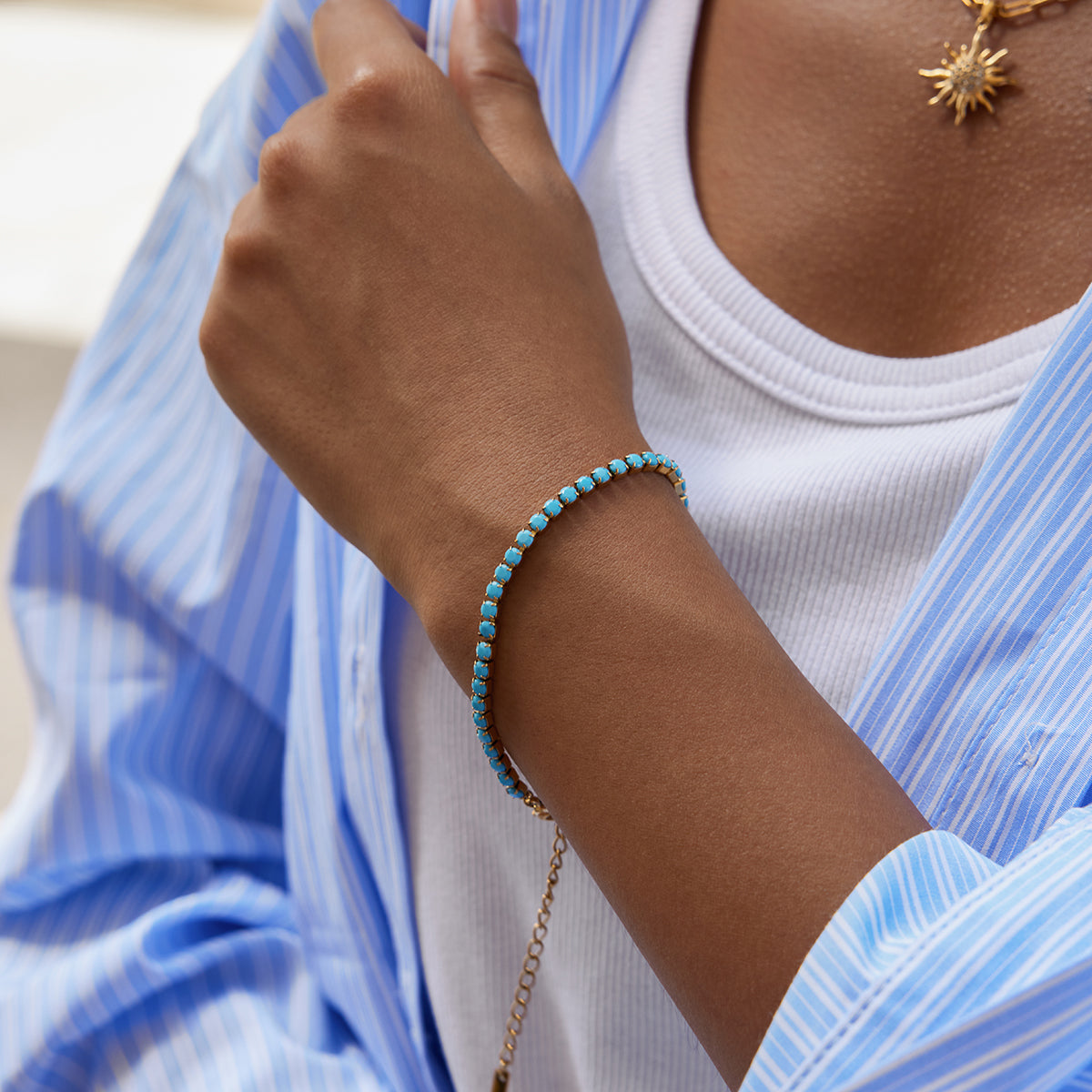 Iris – Armband Blauer Stein Eingefasst in Kupfer