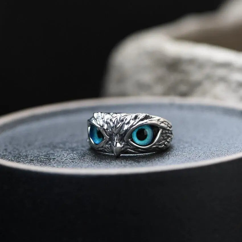 Lucky Owl – Handgefertigter Silberring mit Opalglanz