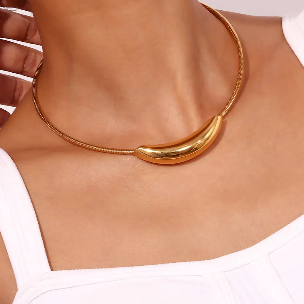 Kate – Metallisches Choker-Halsband aus Titanstahl