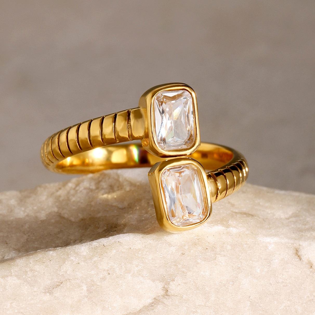 Lora – Ring Luxus Leicht Hochwertig