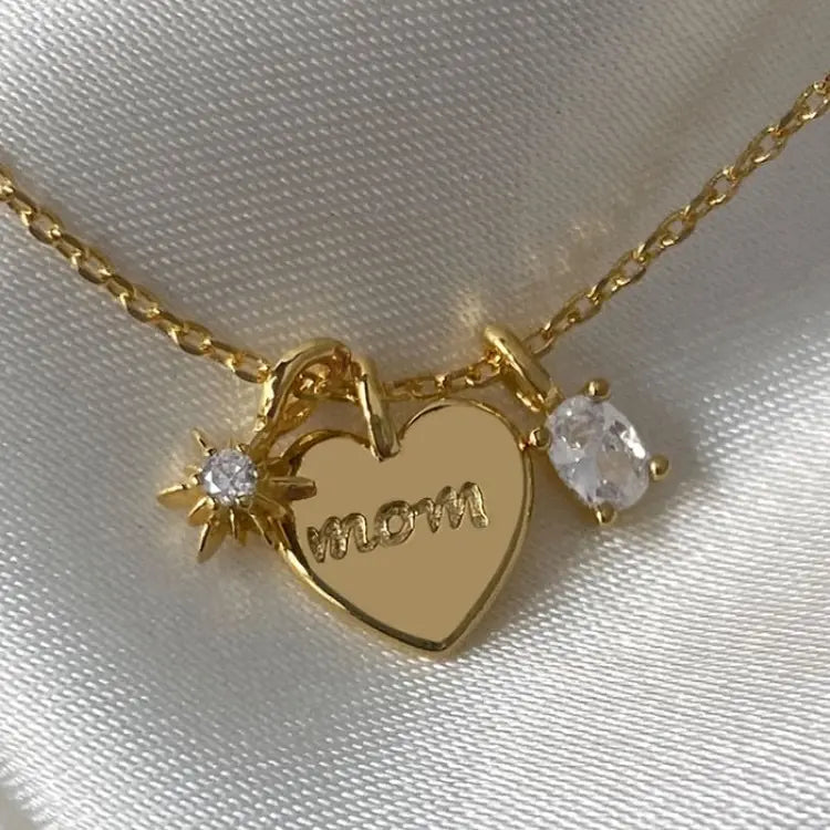 Maya – Collier MOM mit Dreifachem Pendant aus Vergoldung